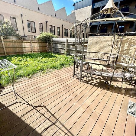 London Stratford Luxury House, 5 Minutes Walk Station, Westfield, 3 Bedrooms 3 Bathrooms, Reception, Garden, Parking Luaran gambar