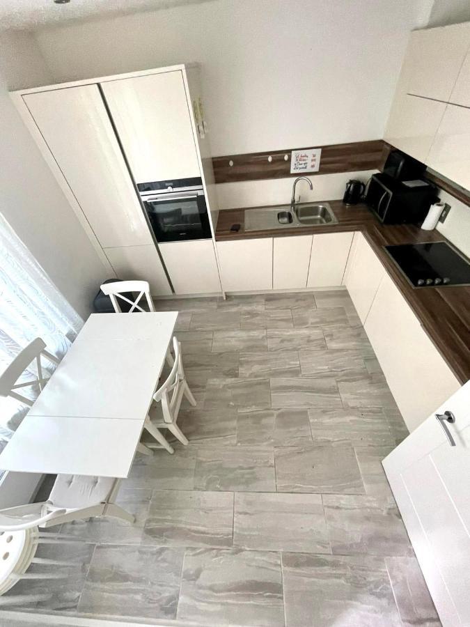 London Stratford Luxury House, 5 Minutes Walk Station, Westfield, 3 Bedrooms 3 Bathrooms, Reception, Garden, Parking Luaran gambar