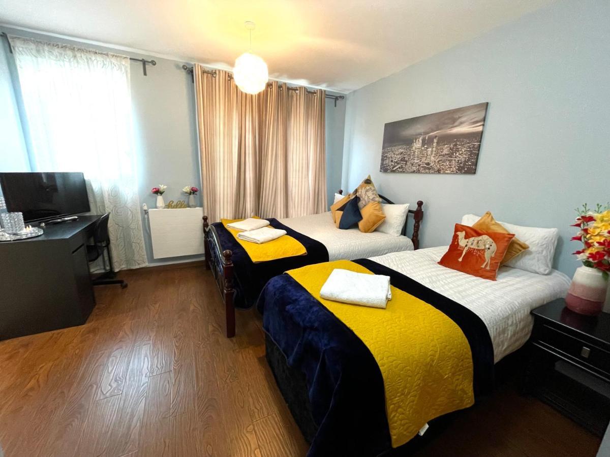 London Stratford Luxury House, 5 Minutes Walk Station, Westfield, 3 Bedrooms 3 Bathrooms, Reception, Garden, Parking Luaran gambar