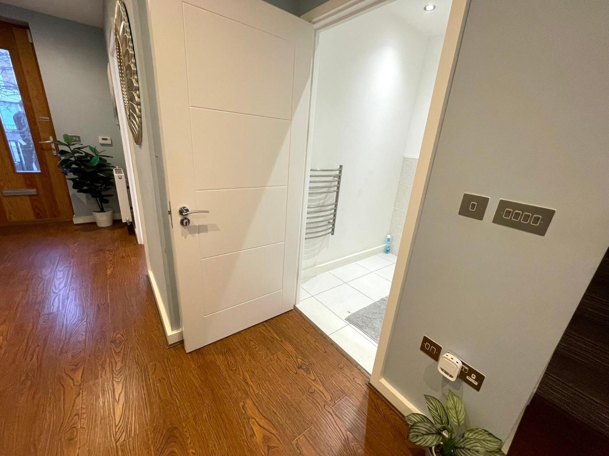 London Stratford Luxury House, 5 Minutes Walk Station, Westfield, 3 Bedrooms 3 Bathrooms, Reception, Garden, Parking Luaran gambar