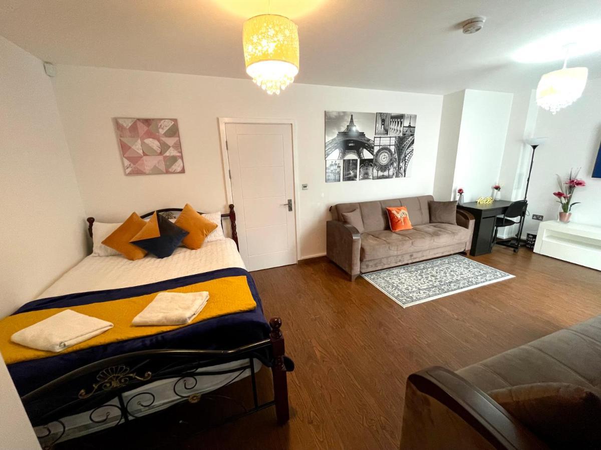 London Stratford Luxury House, 5 Minutes Walk Station, Westfield, 3 Bedrooms 3 Bathrooms, Reception, Garden, Parking Luaran gambar