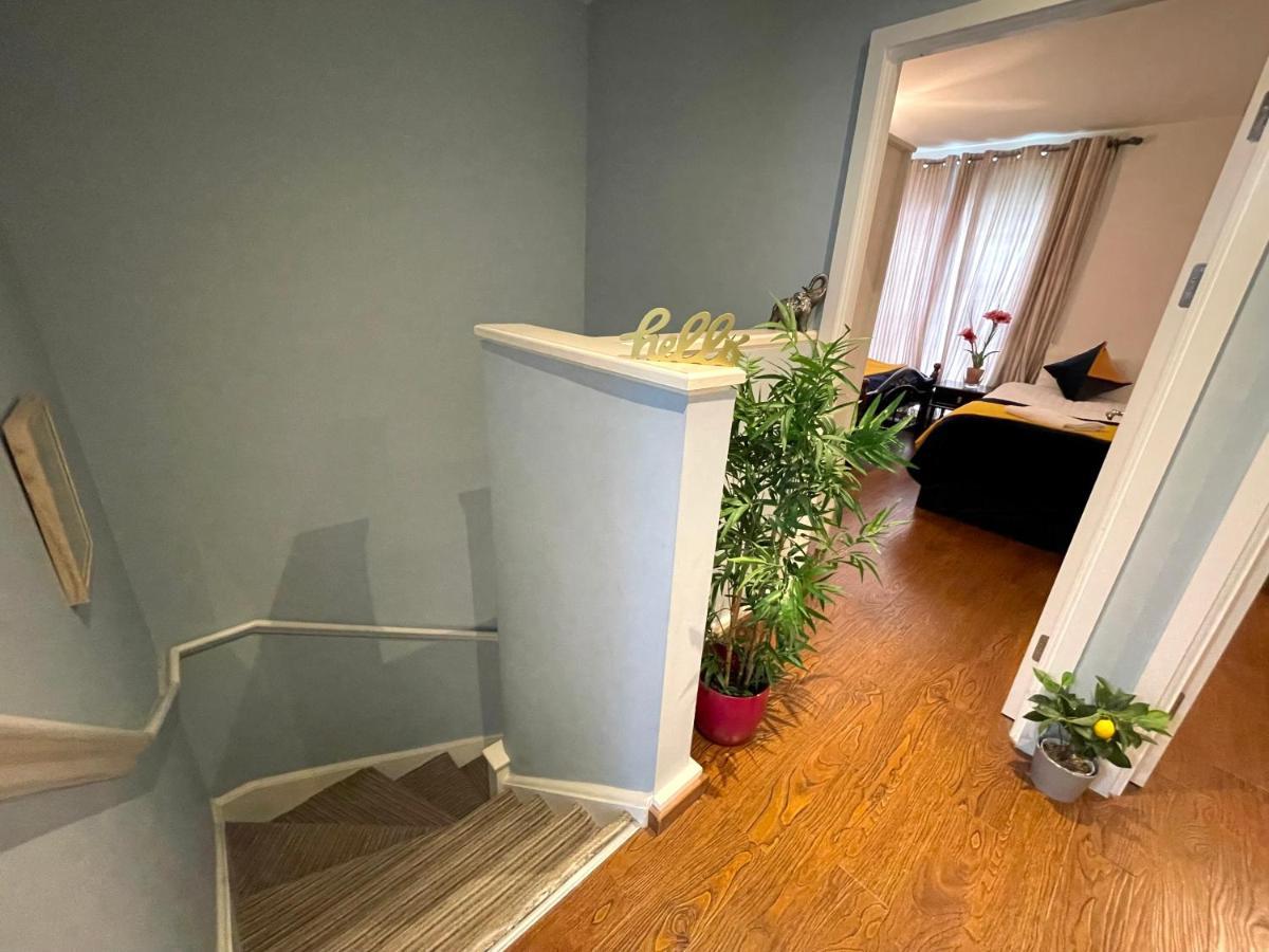 London Stratford Luxury House, 5 Minutes Walk Station, Westfield, 3 Bedrooms 3 Bathrooms, Reception, Garden, Parking Luaran gambar
