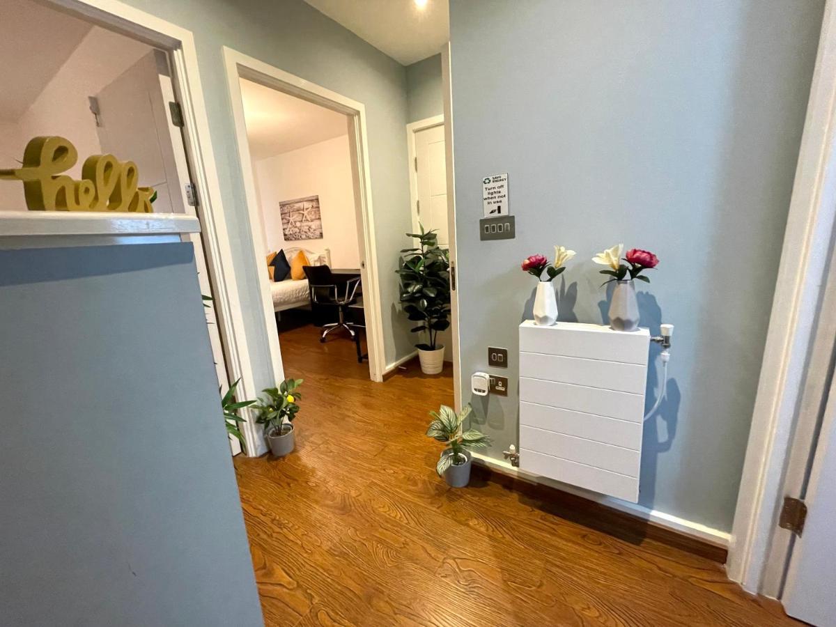London Stratford Luxury House, 5 Minutes Walk Station, Westfield, 3 Bedrooms 3 Bathrooms, Reception, Garden, Parking Luaran gambar
