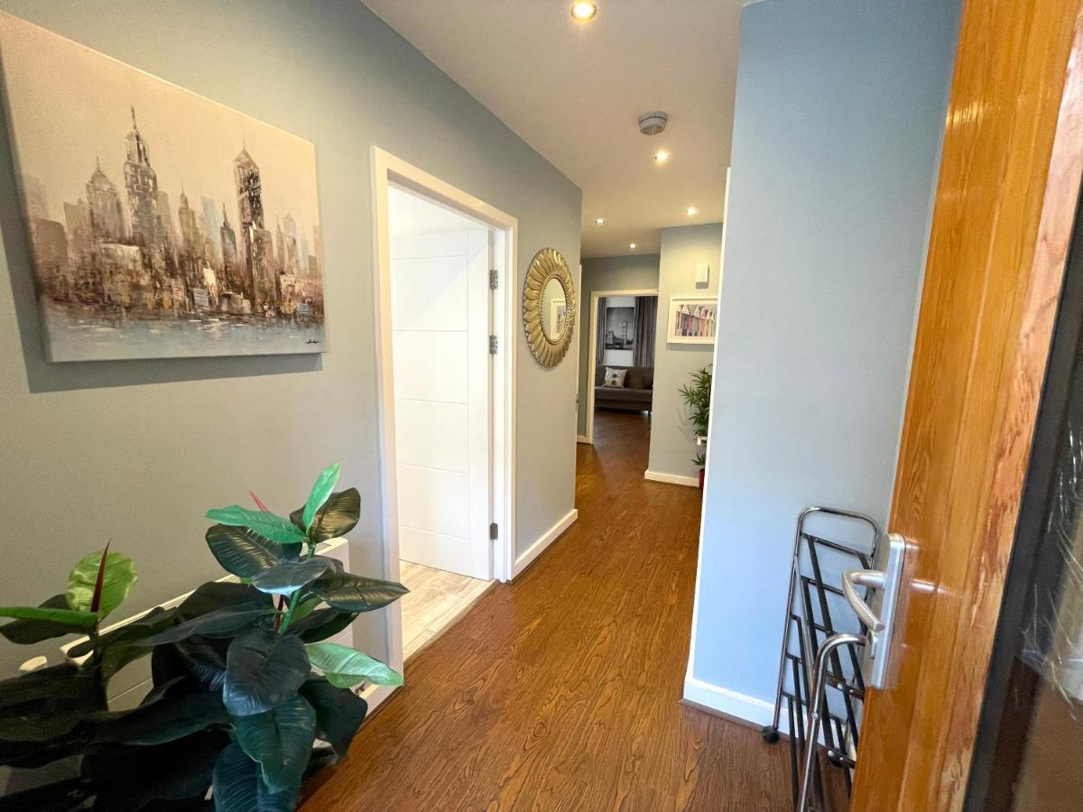 London Stratford Luxury House, 5 Minutes Walk Station, Westfield, 3 Bedrooms 3 Bathrooms, Reception, Garden, Parking Luaran gambar