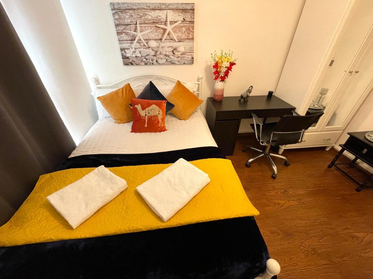 London Stratford Luxury House, 5 Minutes Walk Station, Westfield, 3 Bedrooms 3 Bathrooms, Reception, Garden, Parking Luaran gambar