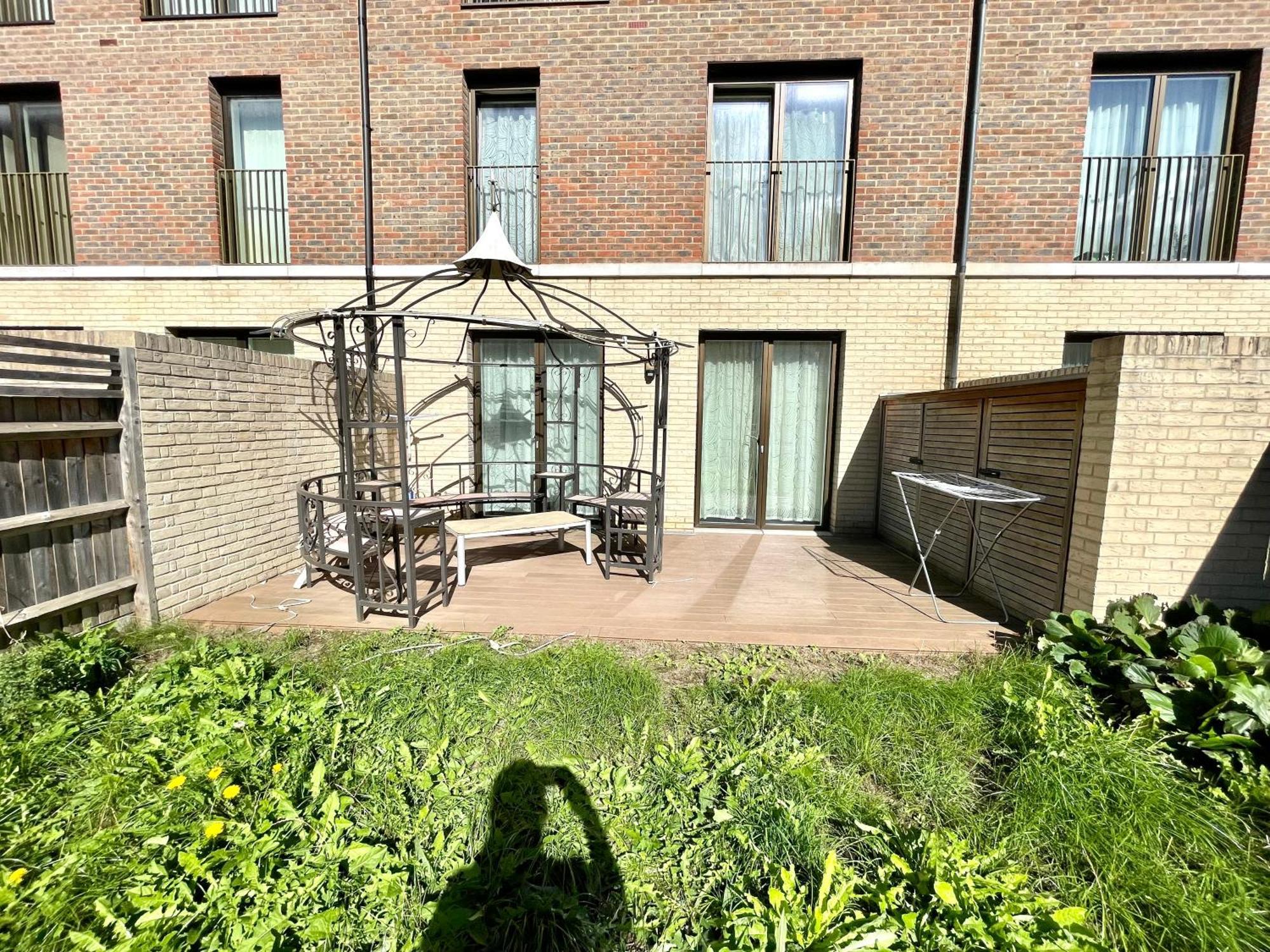 London Stratford Luxury House, 5 Minutes Walk Station, Westfield, 3 Bedrooms 3 Bathrooms, Reception, Garden, Parking Luaran gambar